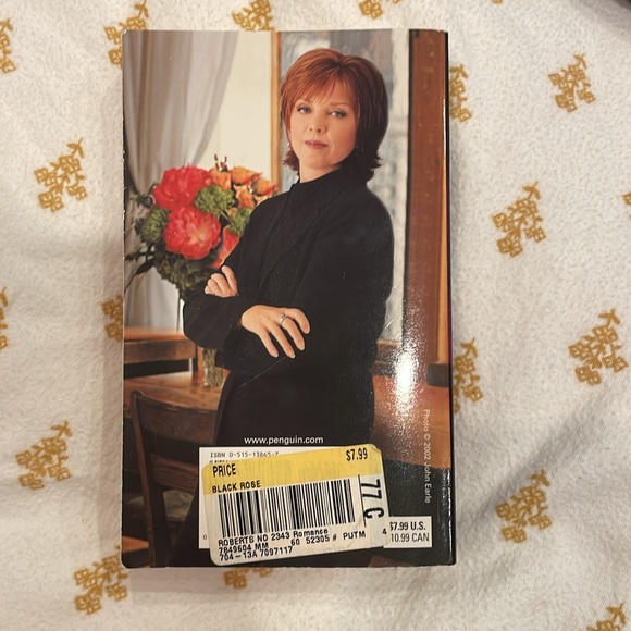 Paperback book Nora Robert’s. Black Rose - Picture 2 of 3